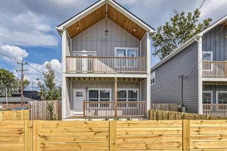 New Build 5 Min To Broadway Sleeps 10 Villa Nashville Bagian luar foto