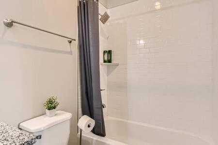 New Build 5 Min To Broadway Sleeps 10 Villa Nashville Bagian luar foto