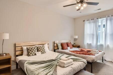 New Build 5 Min To Broadway Sleeps 10 Villa Nashville Bagian luar foto