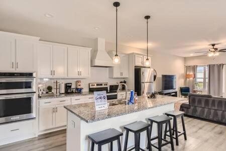 New Build 5 Min To Broadway Sleeps 10 Villa Nashville Bagian luar foto